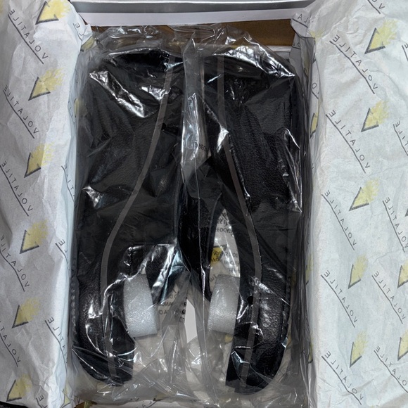 Volatile Black Platform Sandals - Picture 7 of 8